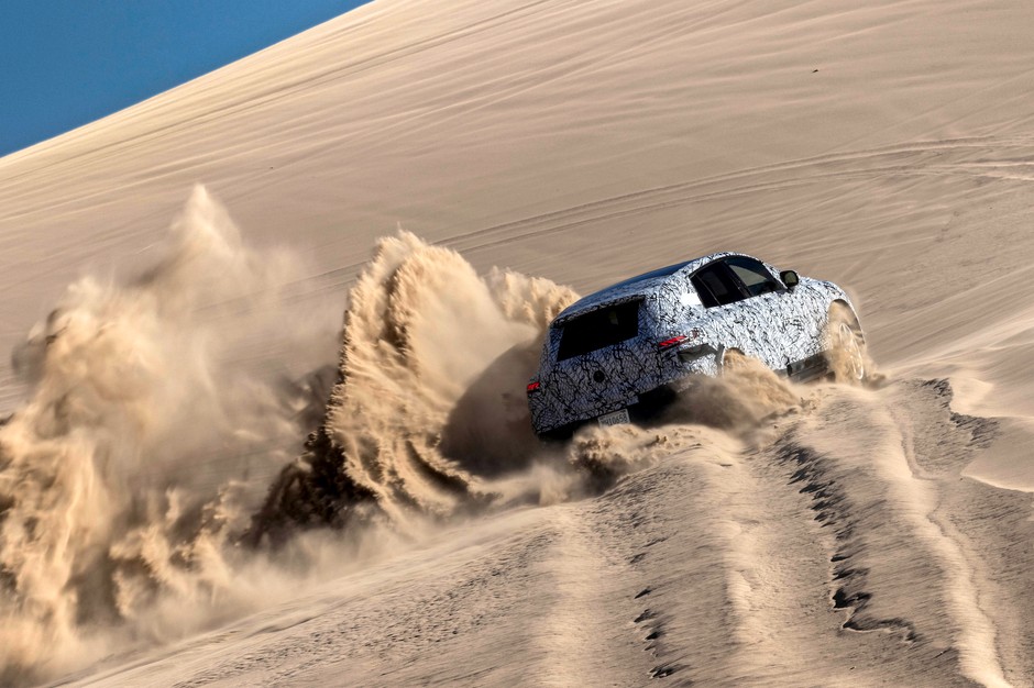 Mercedes EQS SUV