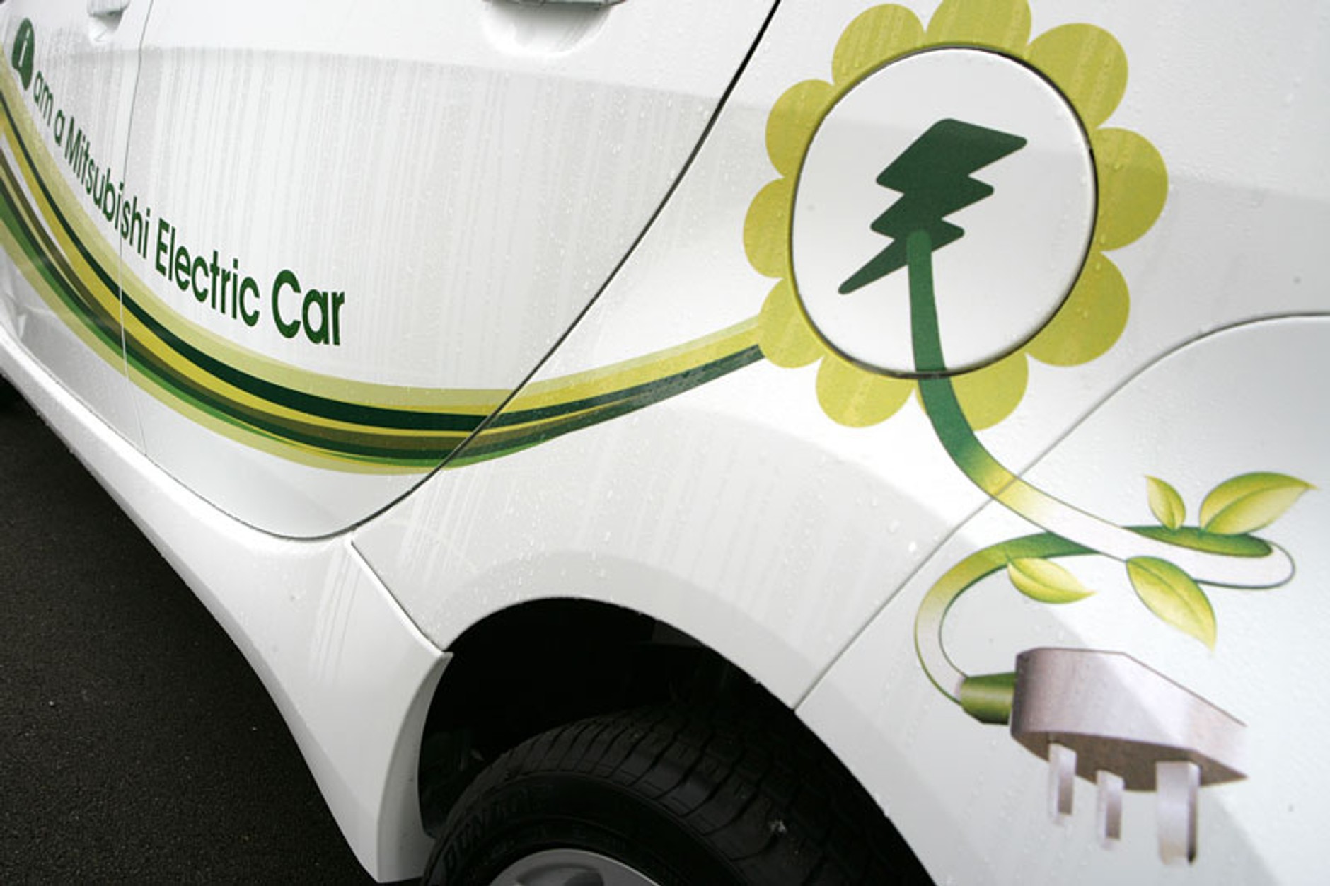 Mitsubishi i-MiEV: Birmingham zkouší elektromobily v běžném provozu