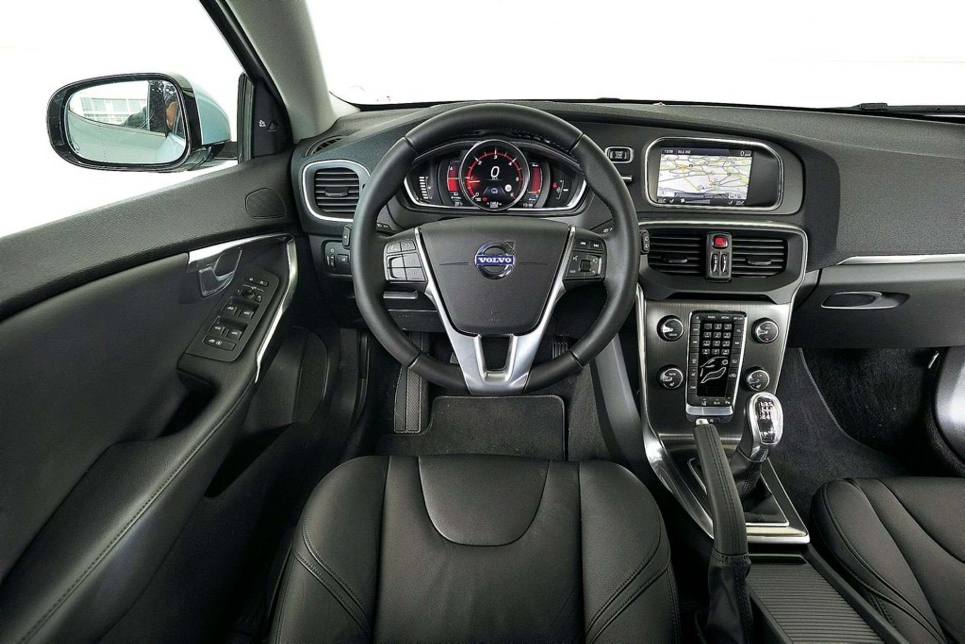 Volvo V40 D4, kokpit