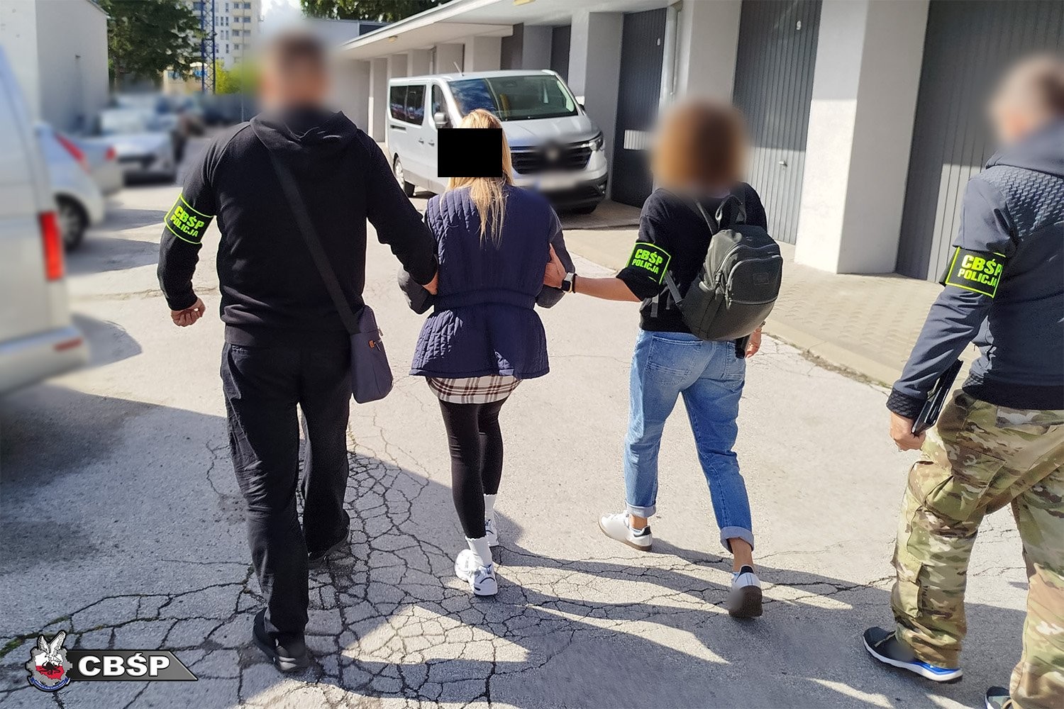 CBŚP rozbiło grupę przestępczą handlującą luksusowymi autami.