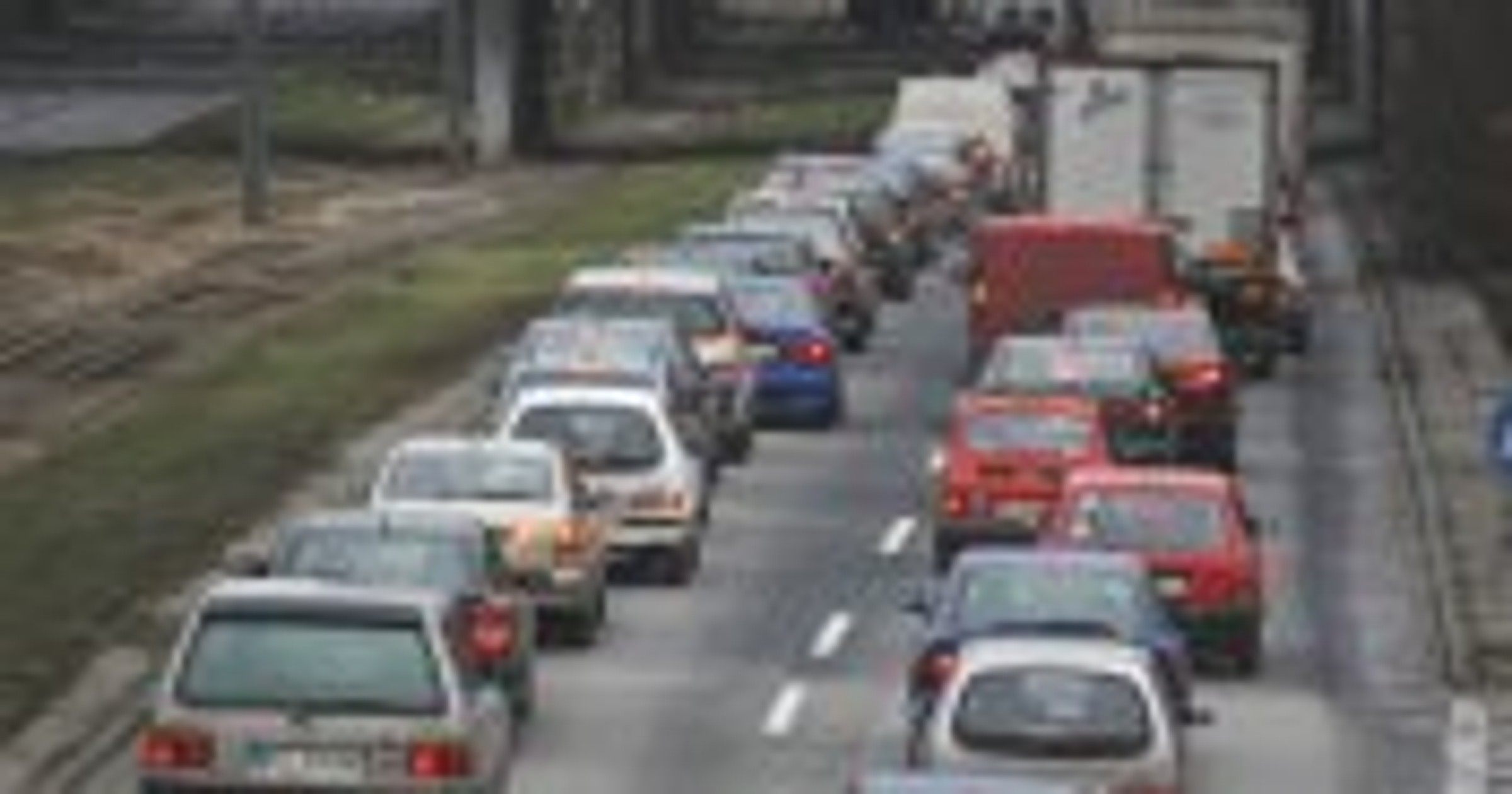 Raport sprzedaży samochodów
