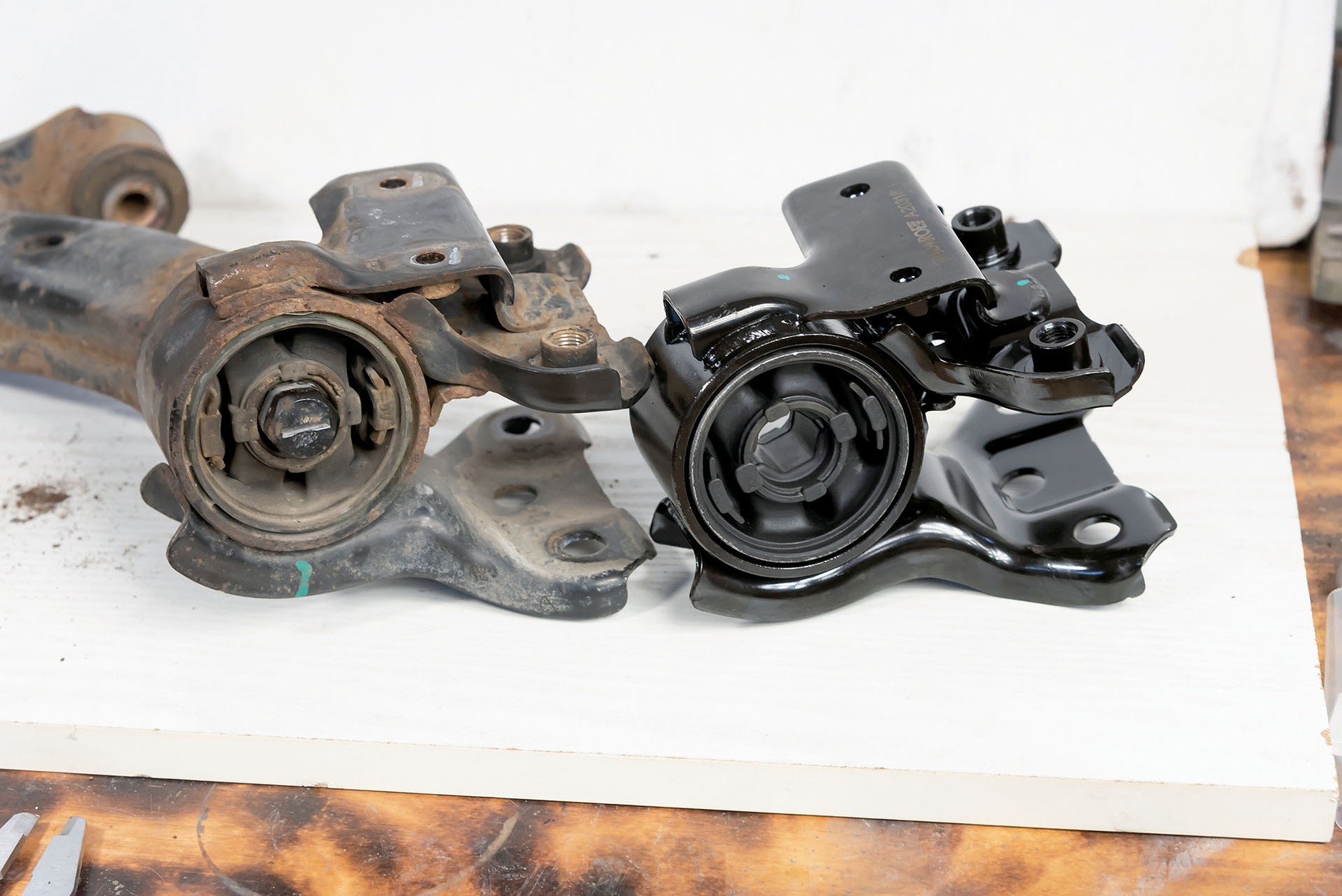 Wahacze - jak usunąć luzy w zawieszeniu?