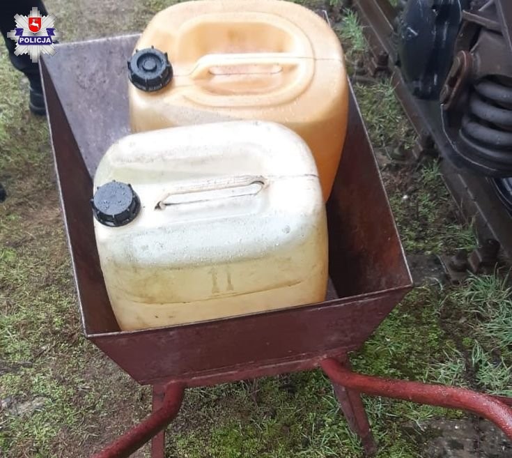 Skradzione paliwo 64-latek przewoził taczką