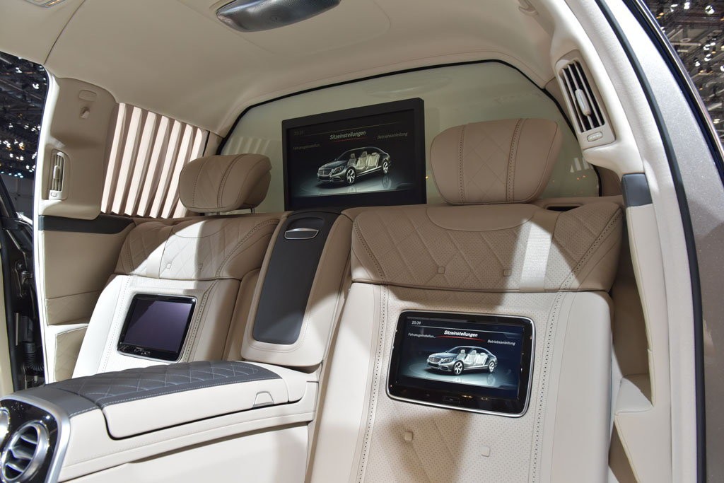 Godny wozić zacnych VIP-ów - Mercedes-Maybach S600 Pullman