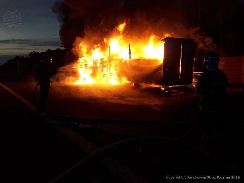Pożar ciężarówki z paszą na autostradzie A2