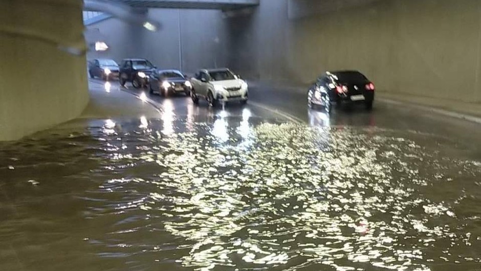 Tunel pod Zakopianką w Poroninie zamknięty z powodu ulewy