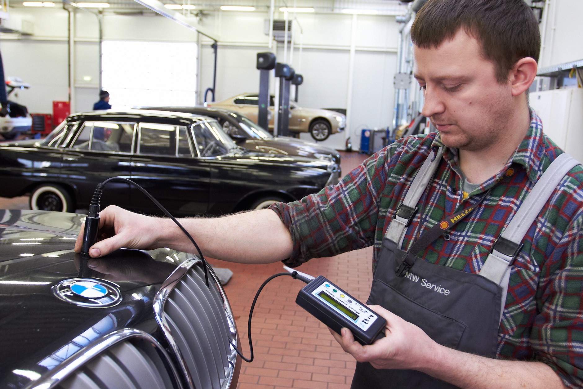 Sprawdzanie samochodu w ASO