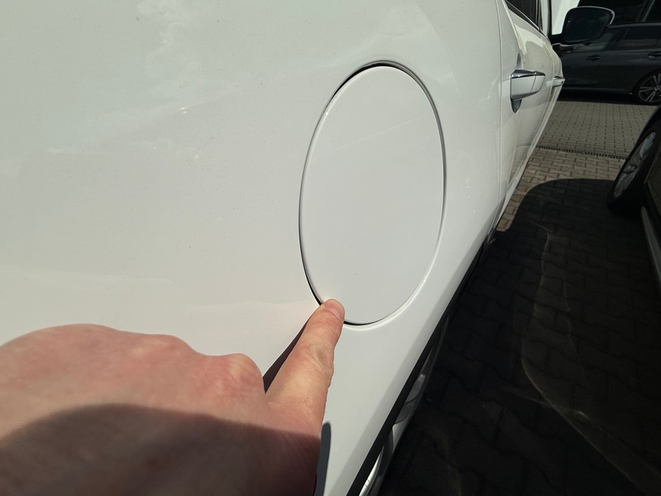 Białe MG z 2022 r. z przebiegiem 38 tys. km za 84 tys. 900 zł