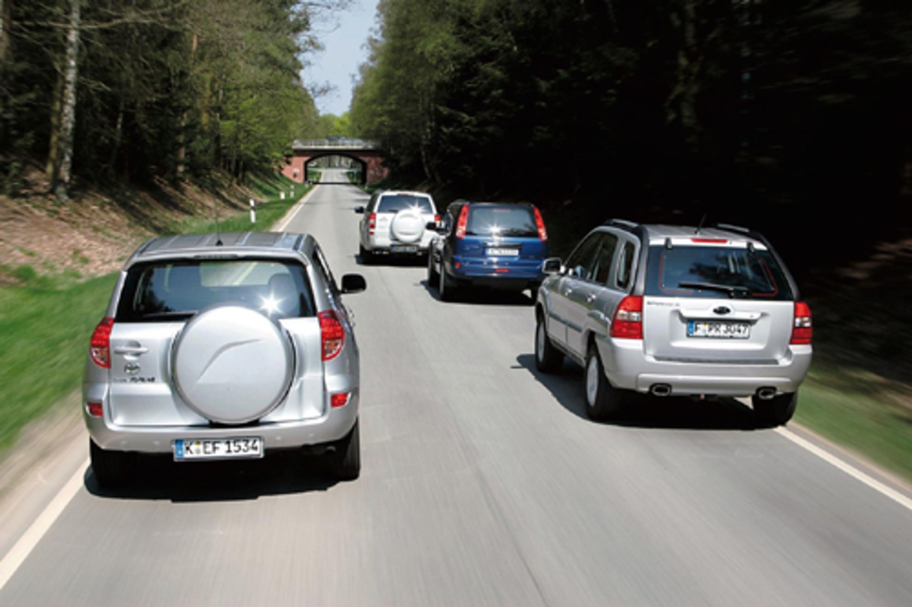 Toyota RAV4, Nissan X-Trail, Kia Sportage, Suzuki Grand Vitara - Terenówki niezupełnie terenowe