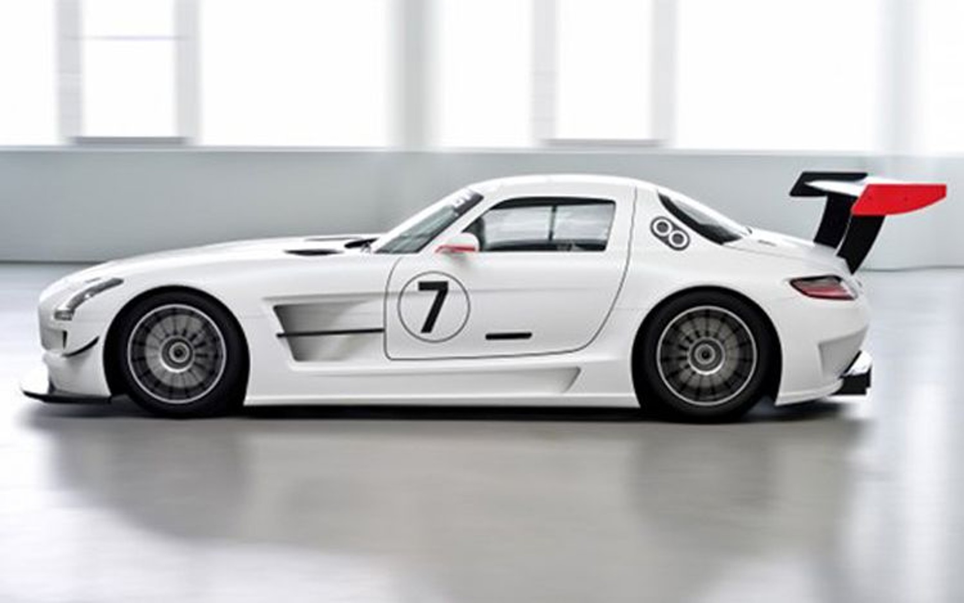 Mercedes SLS AMG GT3 - Gullwing powraca na tory