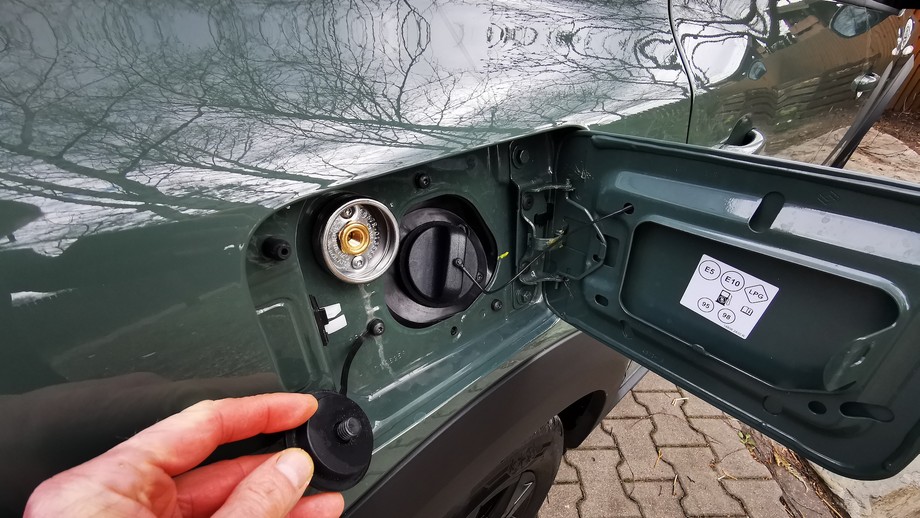 Wlew gazu w Dacii Jogger