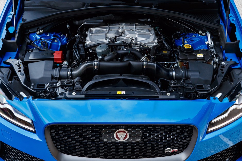 Jaguar F-Pace SVR