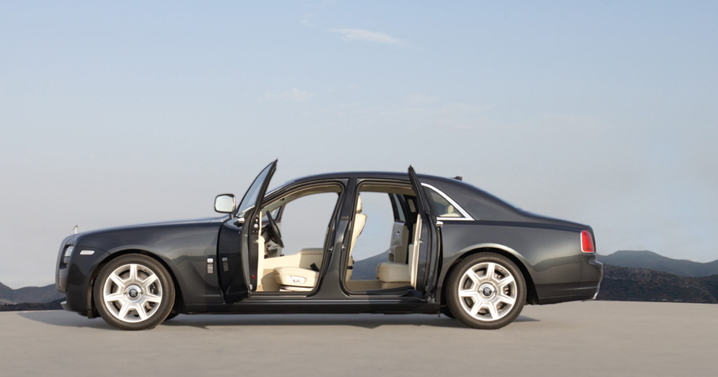 Rolls-Royce Ghost - Uduchowiony luksus