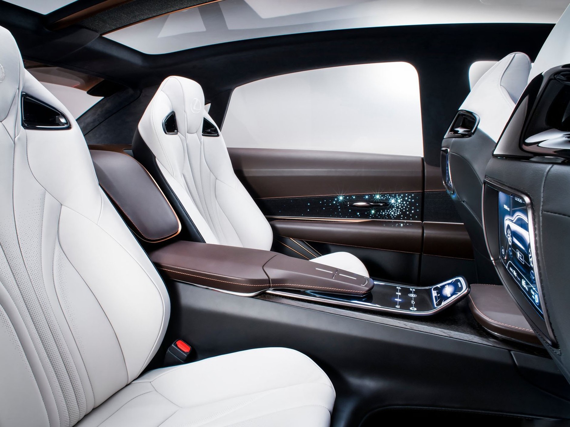 Lexus LF-1 Limitless - flagowy SUV Lexusa