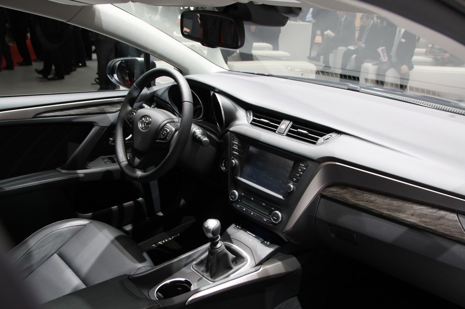 Toyota Avensis (Genewa 2015)