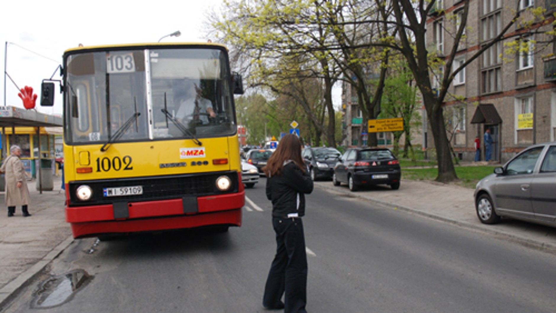 Uważaj na przechodniów!