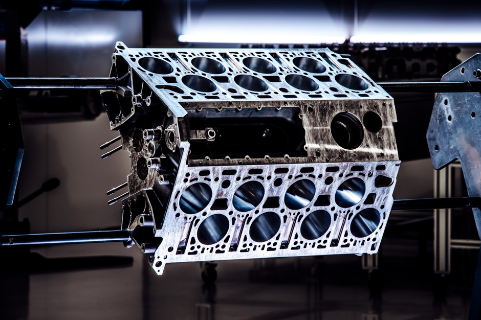 Silnik W16 w Bugatti Chironie