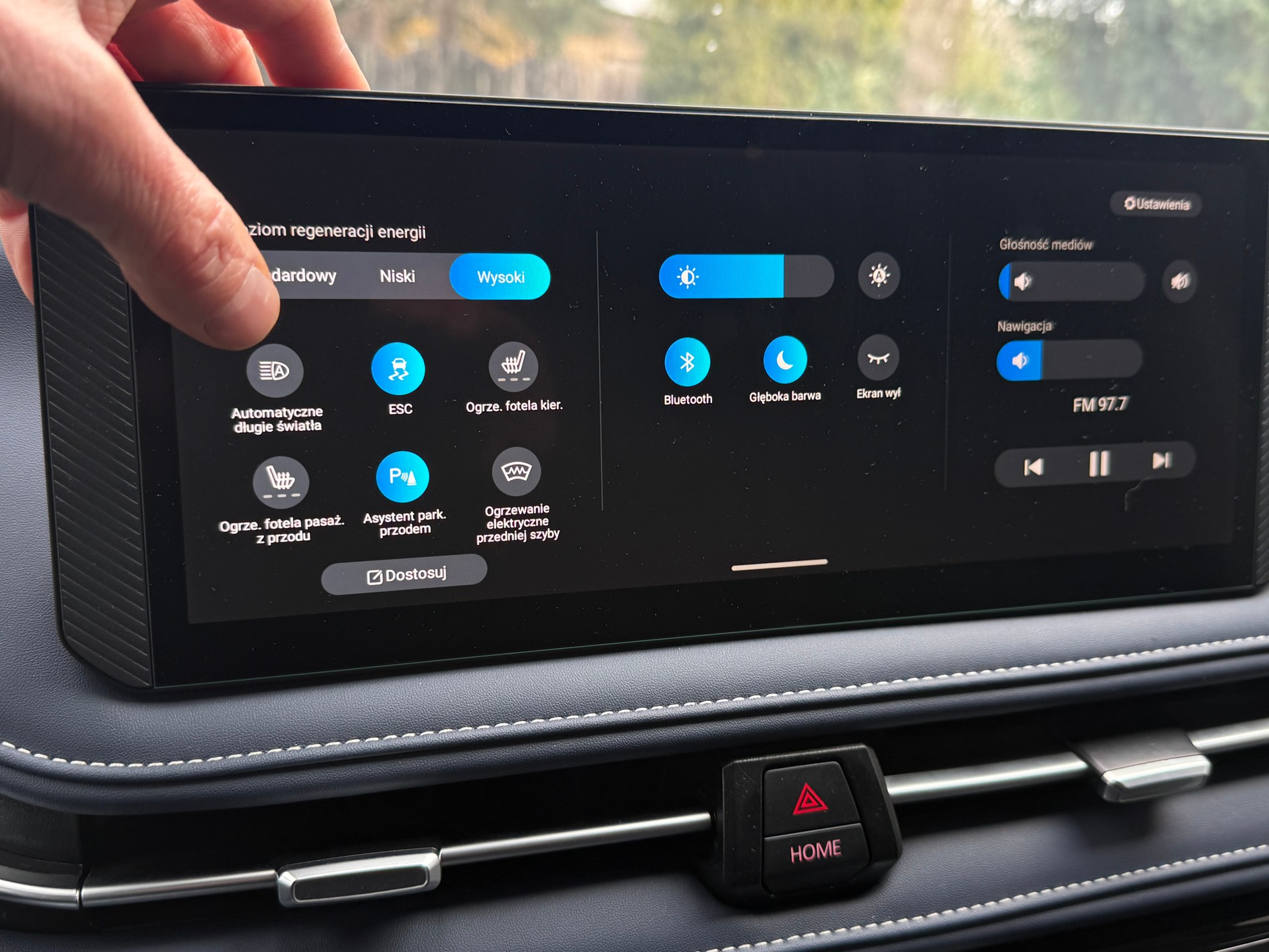 Niektóre funkcje świateł mogą być odseparowany od innych, w zupełnie innym miejscu menu użytkownika