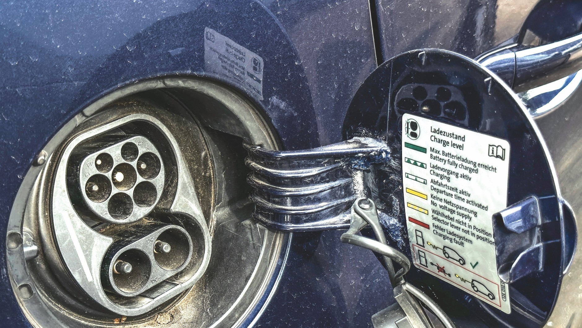 VW E-UP – wersja z gniazdem CCS i w miarę szybkim ładowaniem, jak na pojemność baterii.