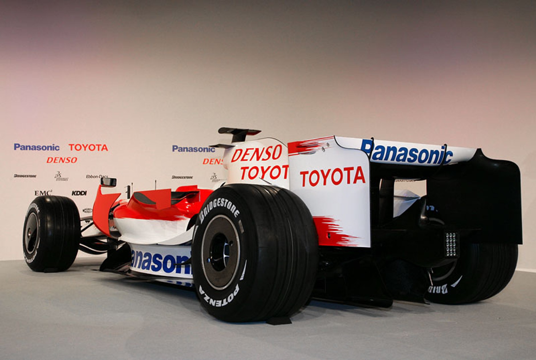 Panasonic Toyota Racing w roku 2008 - kierowcy, historia, fotogaleria