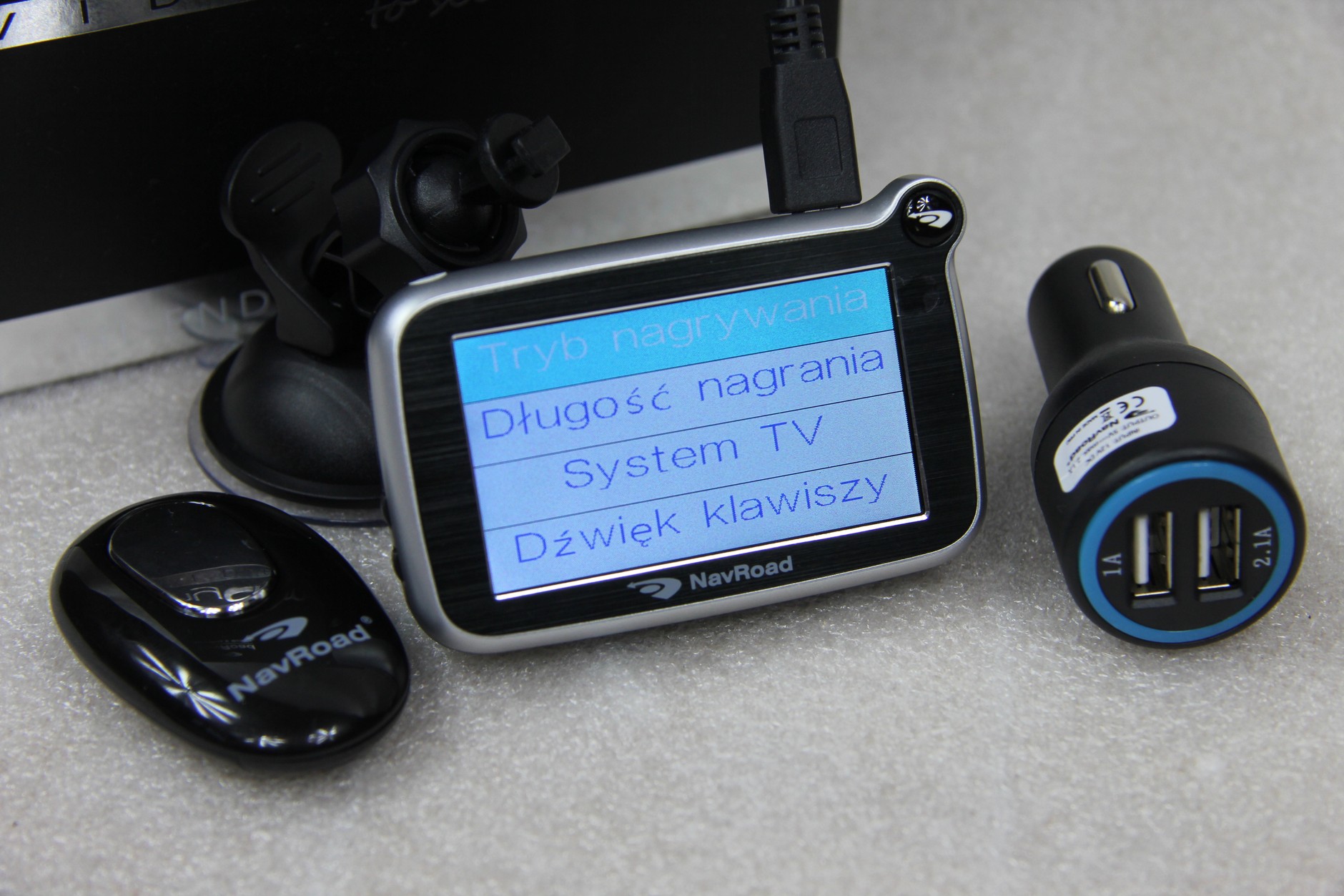 NavRoad myCAM HD Pro GPS, pilot do zdjęć  i zasilacz z dwoma gniazdami USB