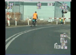 Rowerzysta zrobił to na oczach Grupy Speed. Interweniowali od razu [WIDEO]