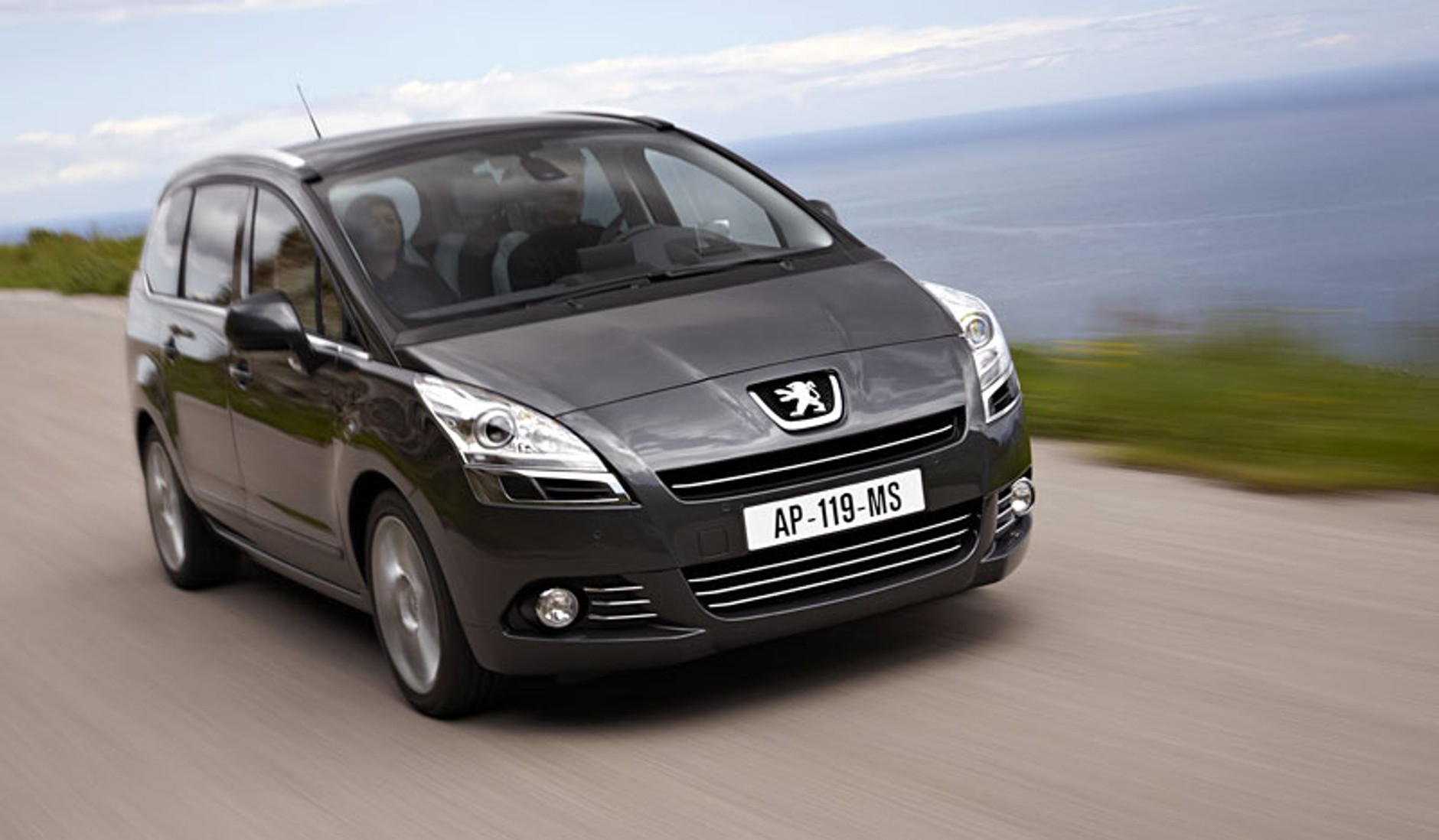 Peugeot: 5008 - duży, wygodny, nowoczesny, dla 5 lub 7 osób