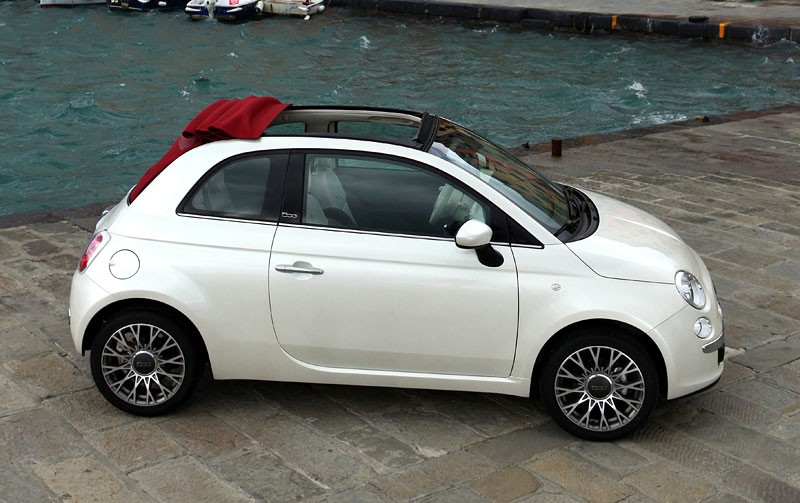 Fiata 500 w USA będą sprzedawali dilerzy Chryslera, produkcja w Meksyku