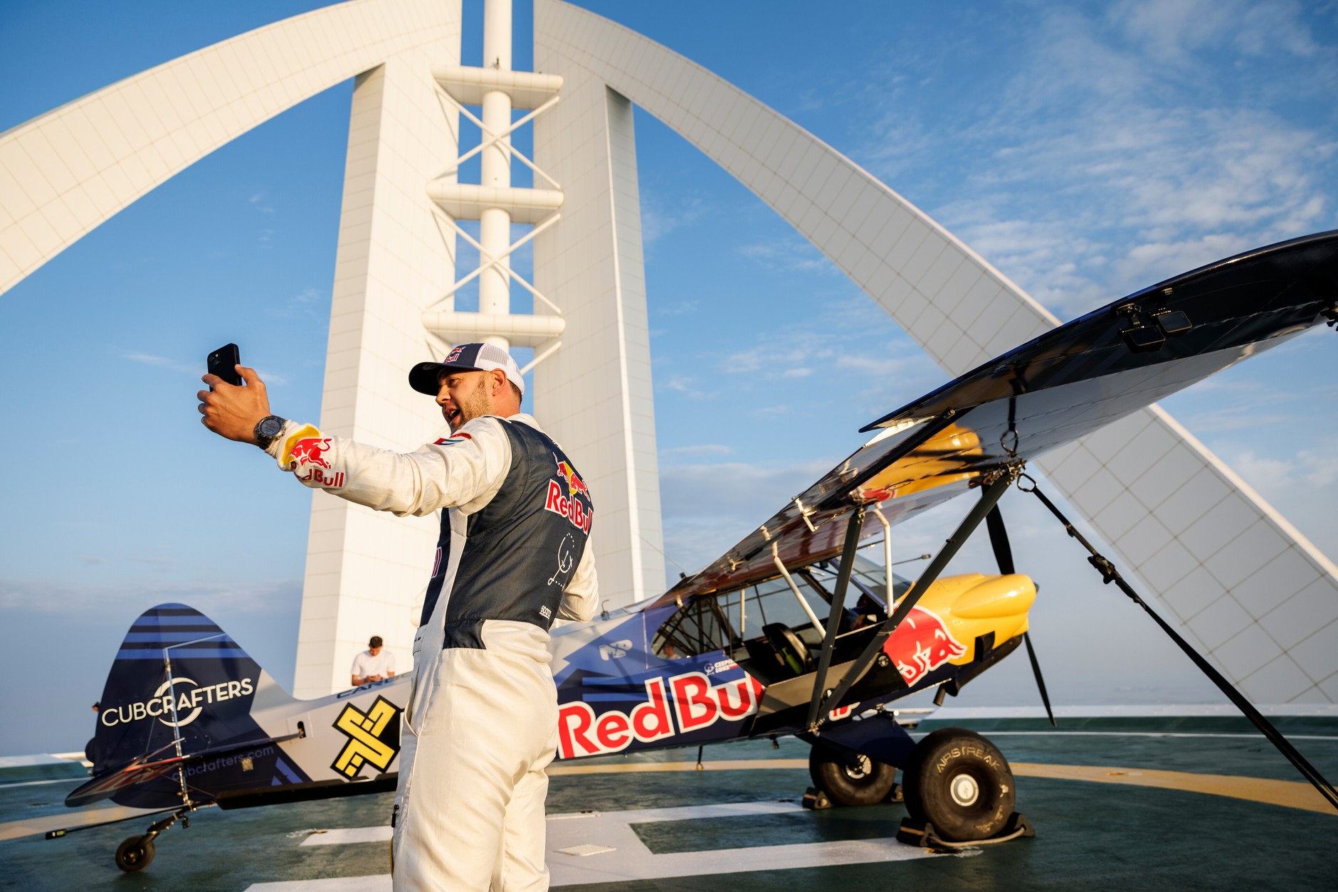 Łukasz Czepiela wylądował samolotem na lotnisku dla helikopterów
