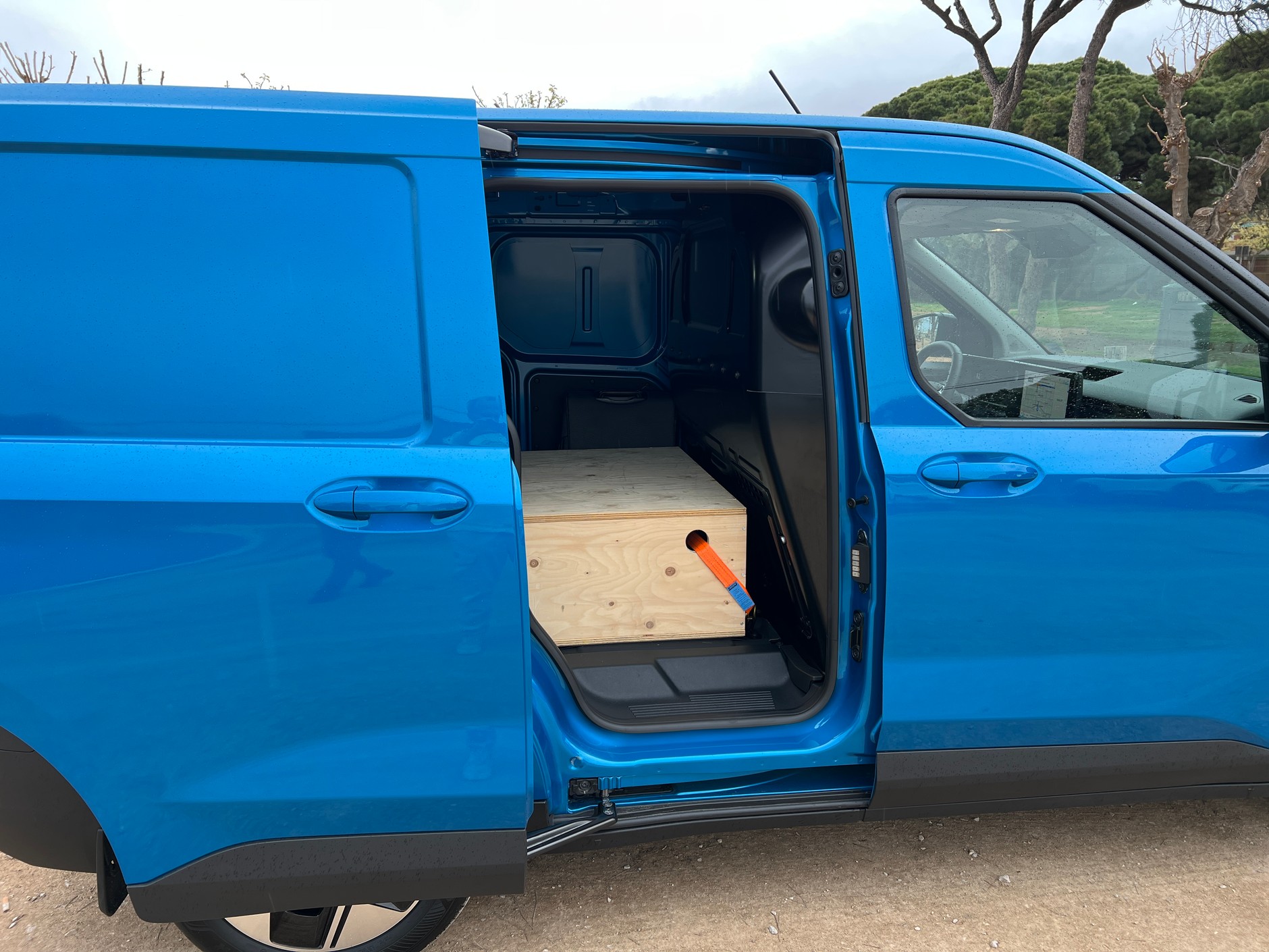 Ford E-Transit Courier