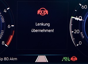 Jak dobre są systemy wspomagające kierowcę?