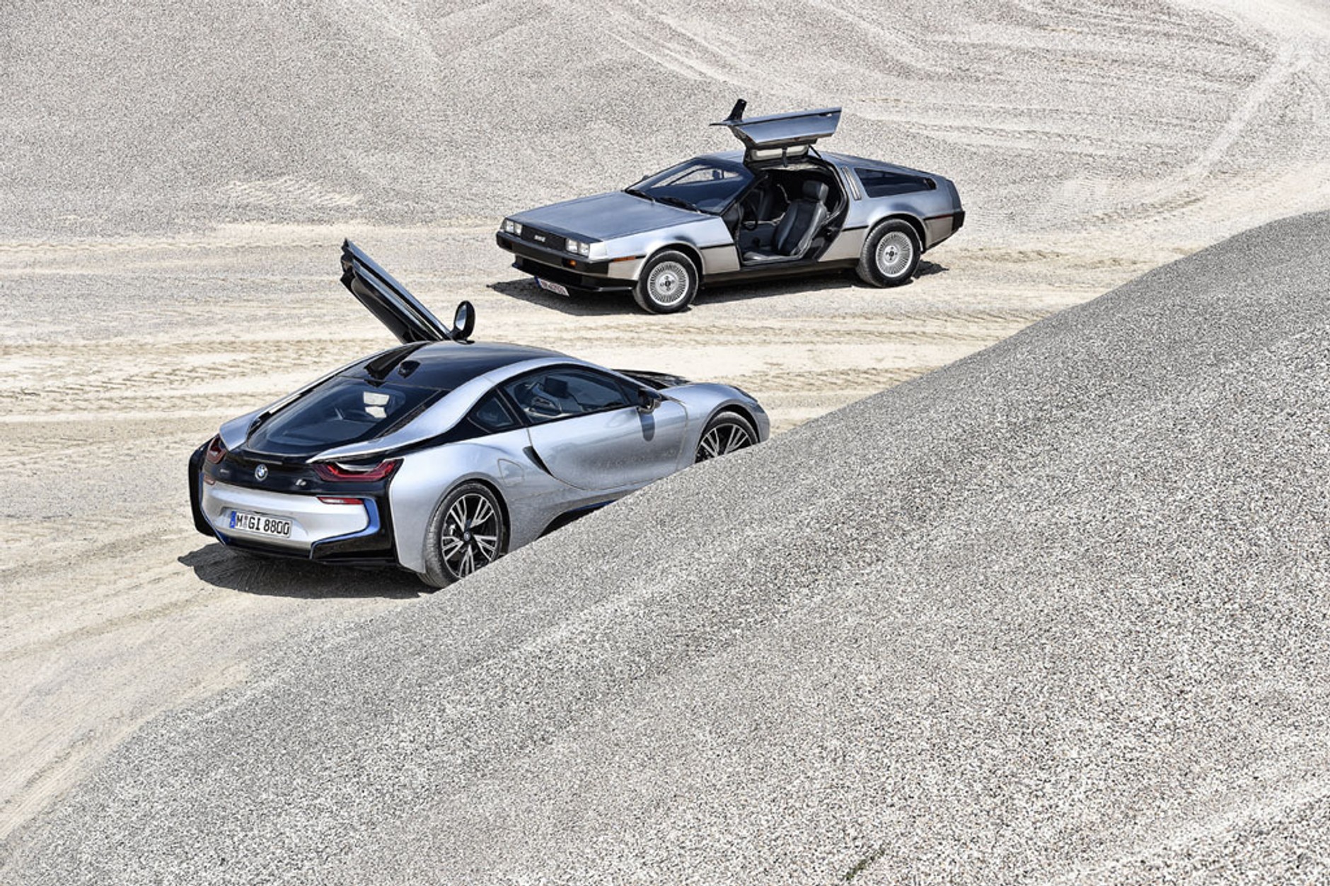 DeLorean DMC-12 i BMW i8 - Wechikuły czasu