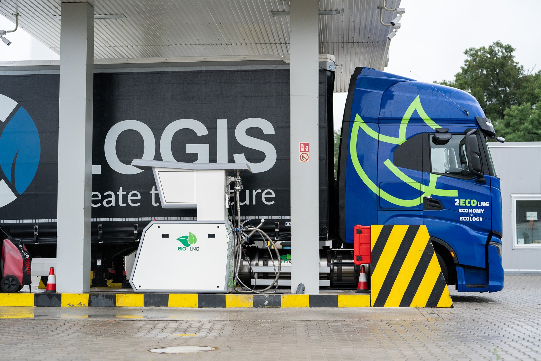 Po raz pierwszy w Polsce do zbiorników ciężarówki zatankowano bioLNG. Iveco S-Way Natural Gas