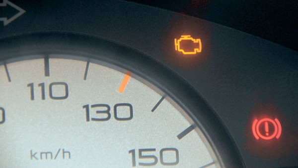 Kontrolka check engine (zdjęcie ilustracyjne)