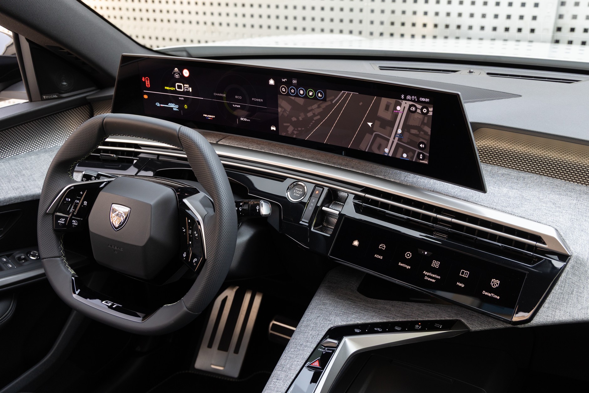 Peugeot E-5008 325 Dual Motor