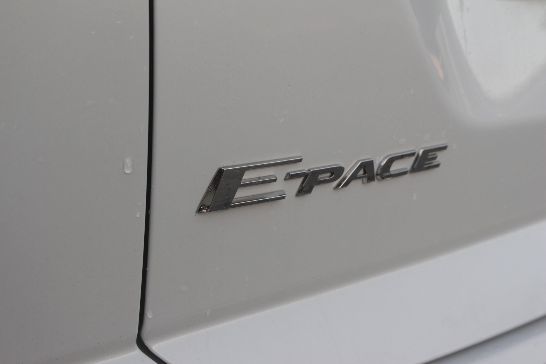 Jaguar E-Pace – Jaguarowi udał się ten „baby jag” | TEST