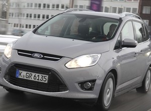 Ford Grand C-Max: kompaktowy van dla dużej rodziny