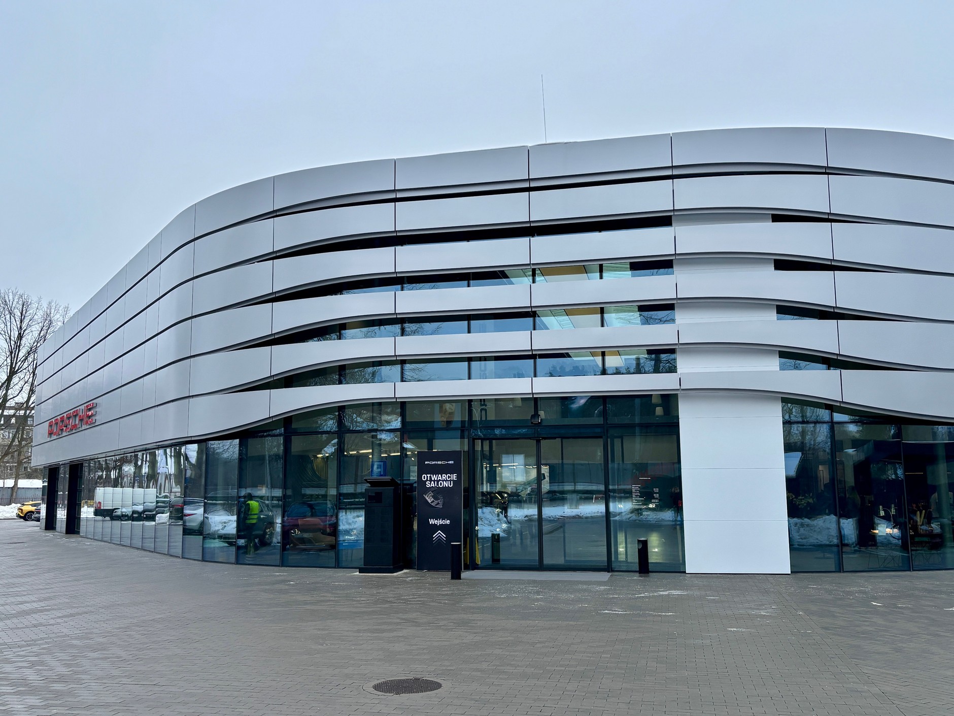 Premiera Cayenne Electric w Porsche Centrum Warszawa Wawer