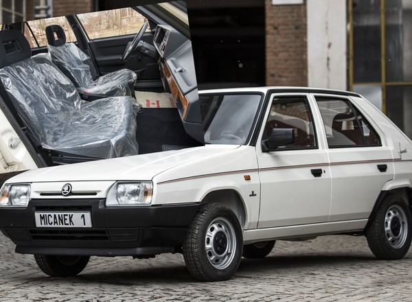 Kupił trzydziestoletnią Skodę Favorit za prawie 120 tys. zł. To chyba jedyny taki egzemplarz