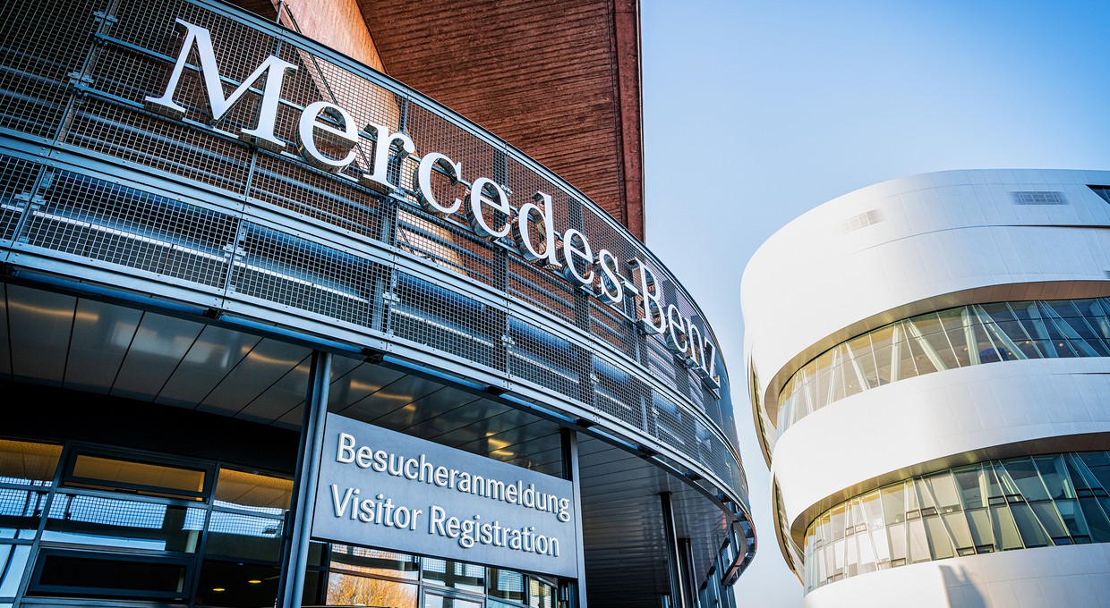 Daimler zmienił nazwę na Mercedes-Benz Group. Tesla na celowniku