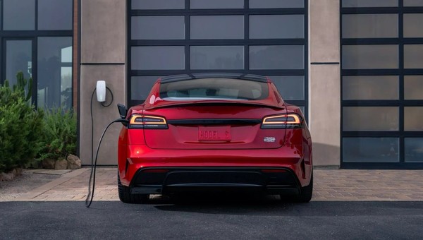 Tesla nagle usunęła z konfiguratora topowe modele. Modele X i S zniknęły z Europy