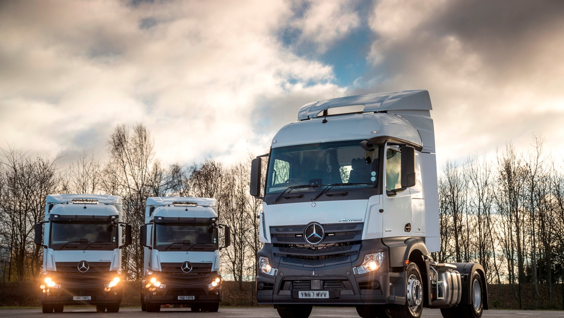 Supercab brytyjskiej policji - trzy nowe Mercedesy Actros wypożyczone na 3 lata