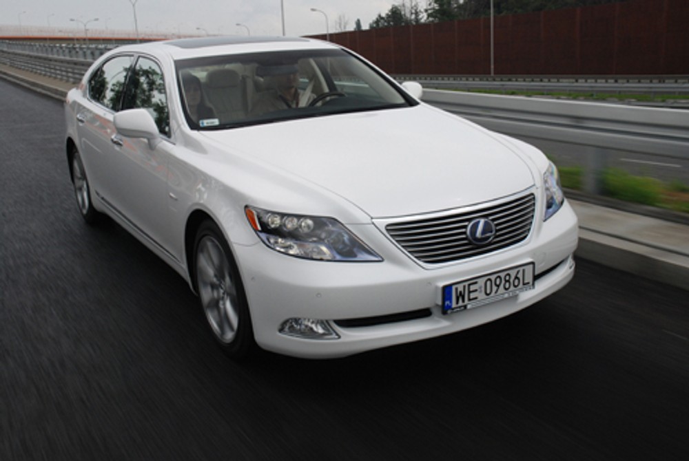 Lexus LS 600h L