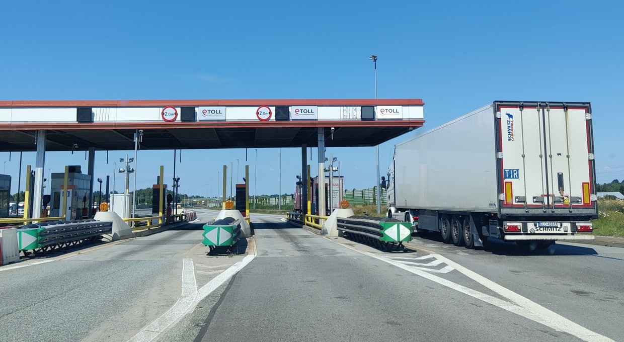 Polacy ignorują 5,5 mln zł w systemie e-TOLL. Skarbówka bezradna