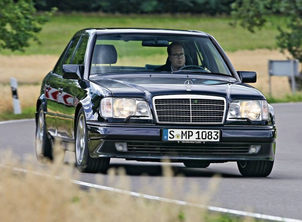 Mercedes E 60 AMG (W124) - radość z niepozorności