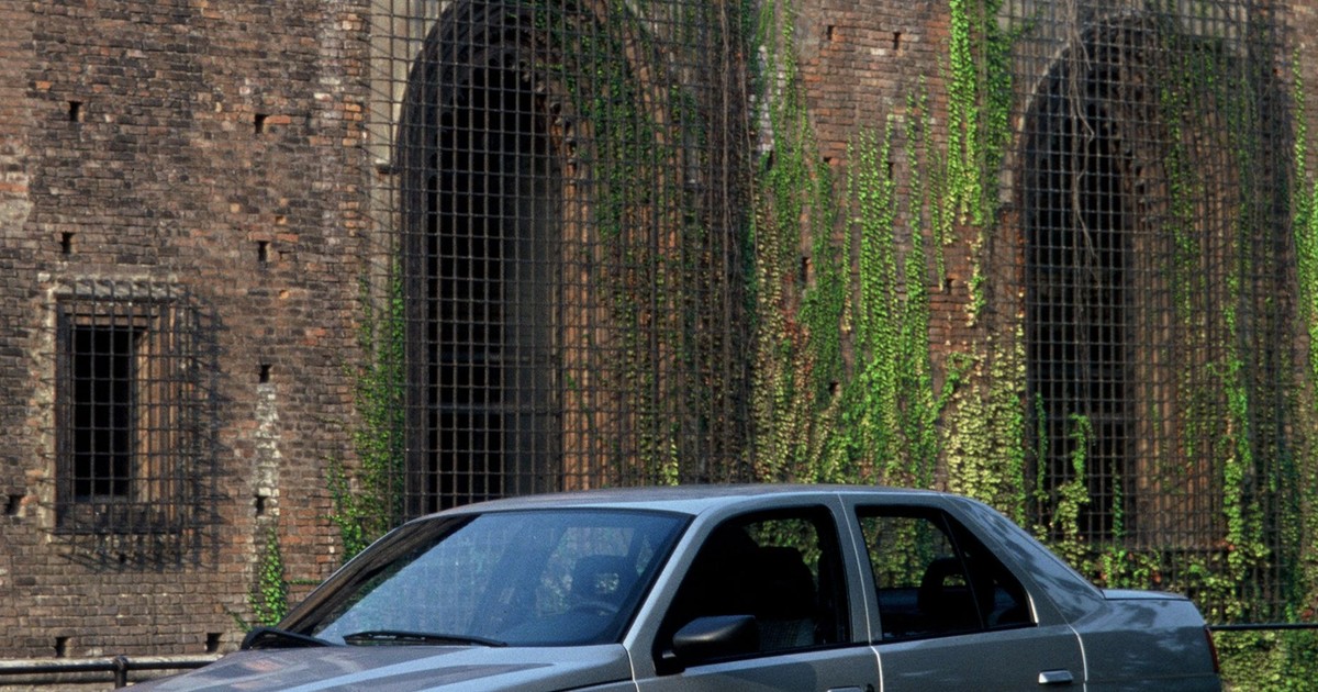 Alfa Romeo 155 1.8 TS - Najważniejszy jest styl