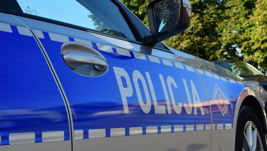 Obraz pochodzący z serwisu https://podkarpacka.policja.gov.pl/rze/aktualnosci/127445,Sadowy-zakaz-i-ponad-2-promile-alkoholu-w-organizmie-45-letniego-kierowcy.html
