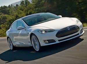 Tesla dołuje w produkcji i na giełdzie