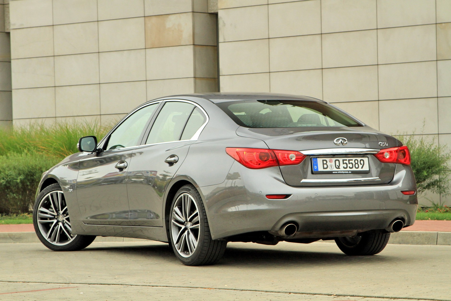 Infiniti Q50 2.0 Turbo