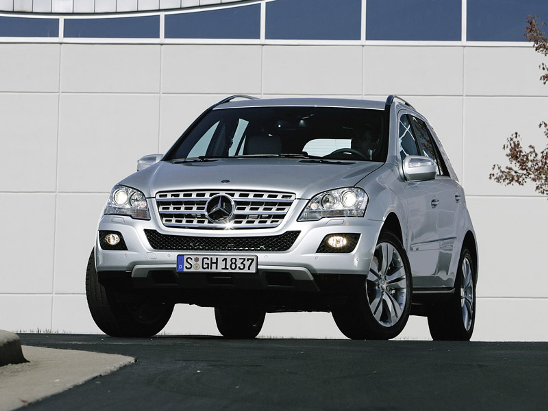 Mercedes-Benz M: facelifting stuttgarckiego SUV-a